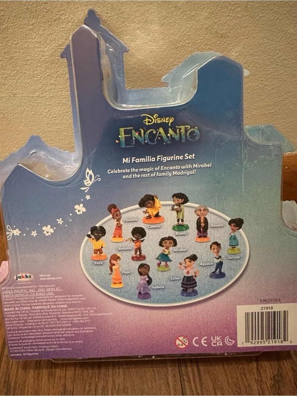 Disney Encanto Mi Familia Figurine Set - Pink & Green